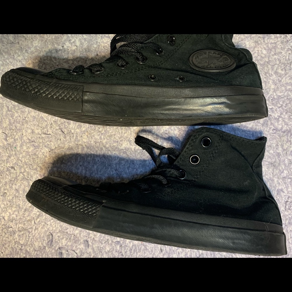 Converse - Picture 2 of 6